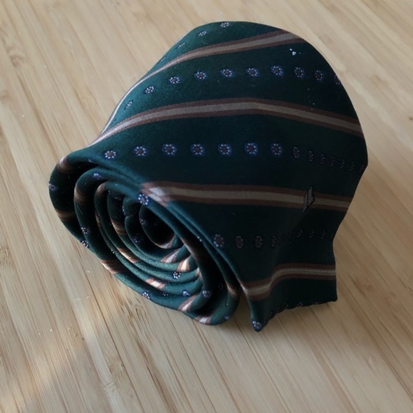 Lanvin Silk Tie In Rich Forest Green & Gold! - Picture 3 of 7